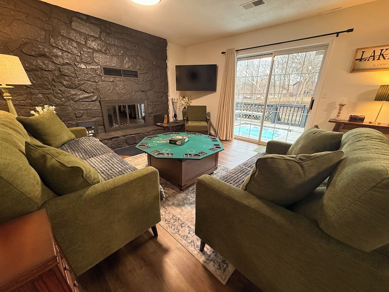 Honeycreek Hideaway Lakefront Hot Tub Retreat Near Boat Ramp On Grand Lake Ok! - Grove, OK