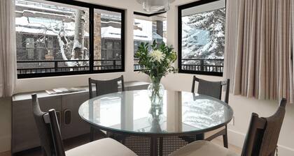 Ski-In Aspen Retreat Next To Lift 1A with Fireplace & Walkable Downtown Access