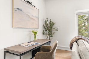 Interior - Top-Floor Aspen Condo One Block from Gondola with A/C, Fireplace & Mountain Views (Aspen)