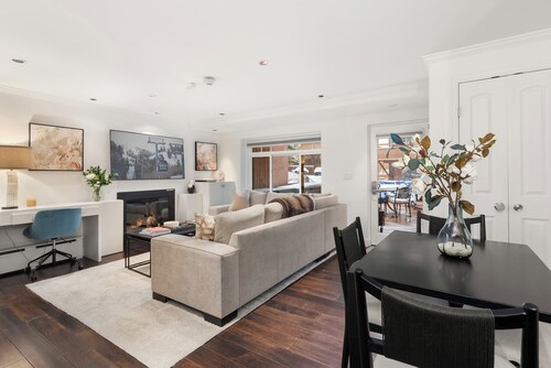 Fasching Haus Condo with Heated Pool, Hot Tub, Fitness Center, Steps to Gondola