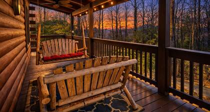 Thunderbolt Cabin in Rumbling Bald at Lake Lure! Bar Area with Pool Table! Views