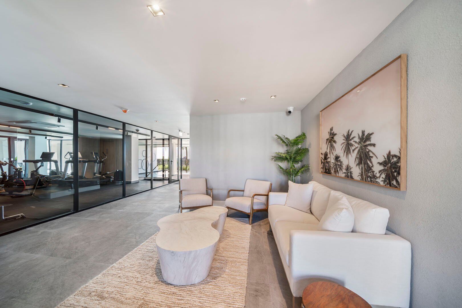 Stunning High Floor Luxury Beachfront Condo - Allure 402 - Bridgetown, Barbados