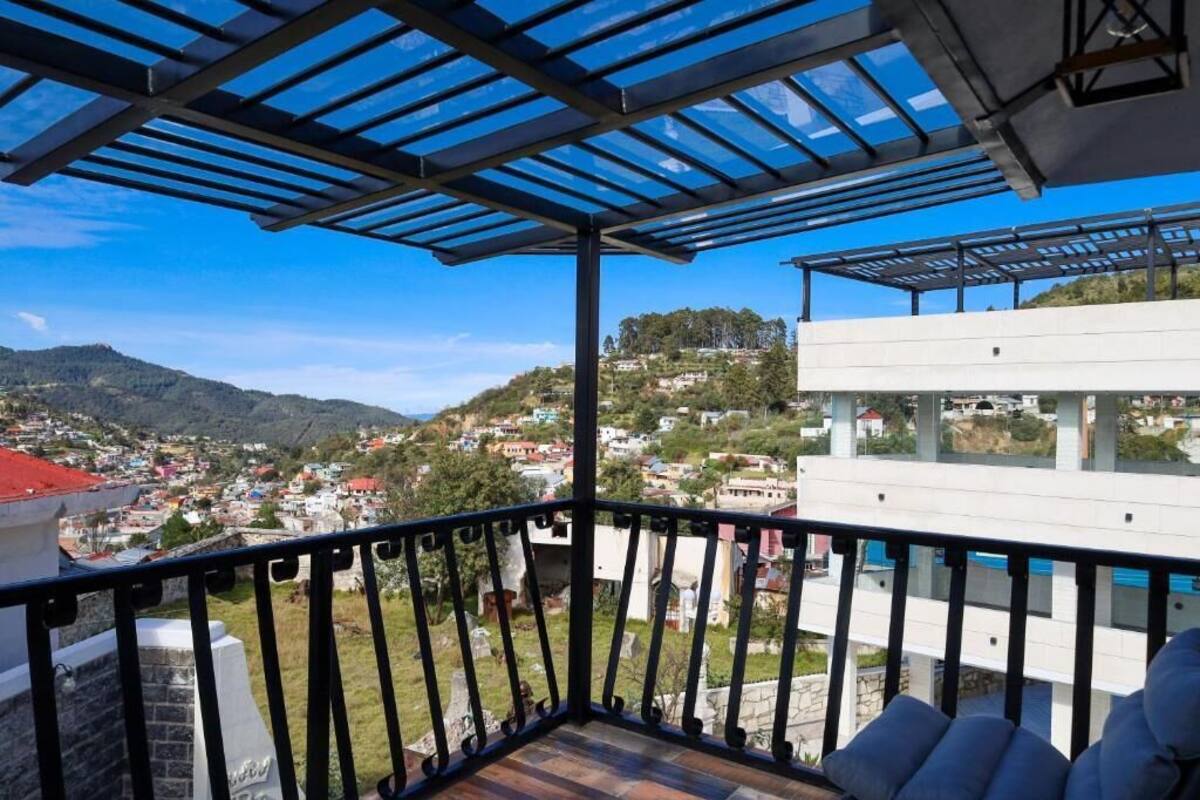 Kamar Double Premium, balkon, pemandangan kota