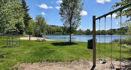 Pristine 3 Bedroom, Easy, On "The Hill" In GB!