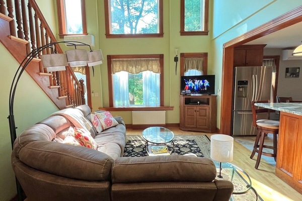 Seating, bar, and Smart TV