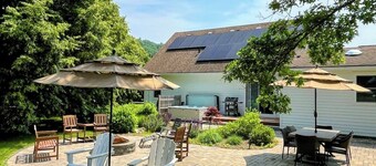 5 Stars w/ Hot Tub, Sunny Patio, Game Room, Views!