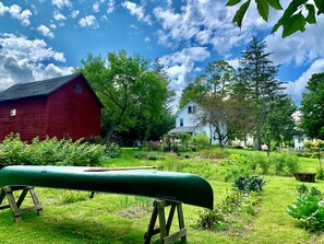 Property grounds - Chic Homestead Experience, Pick-and-Eat Gardens! (Stockbridge)