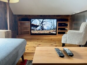 Interior - Chic Homestead Experience, Pick-and-Eat Gardens! (Stockbridge)