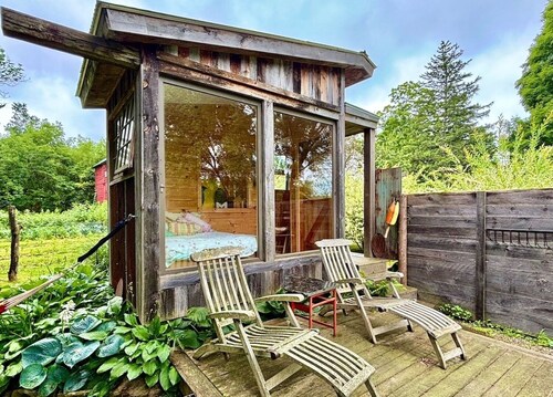 Chic Homestead Experience, Pick-and-Eat Gardens!