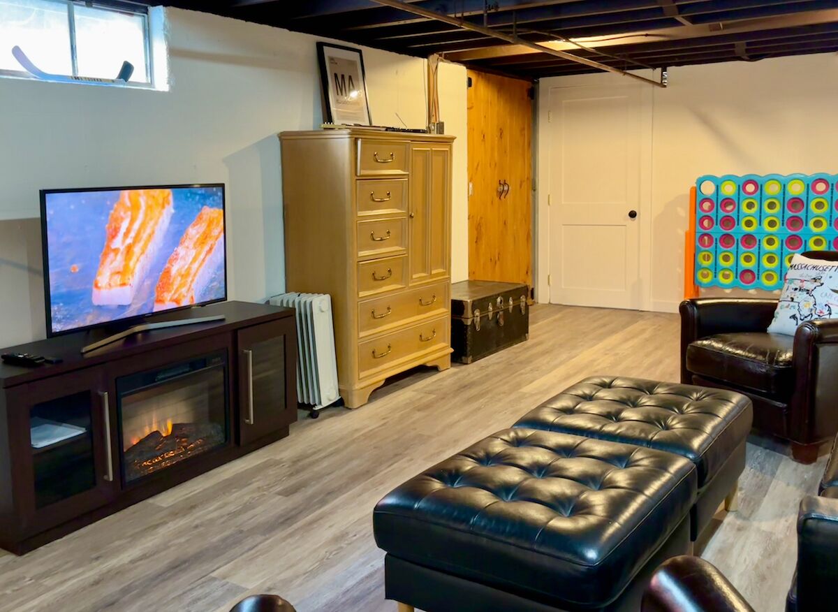 Chic, Mid Century 3+ Bedroom With Hot Tub! - Great Barrington, MA