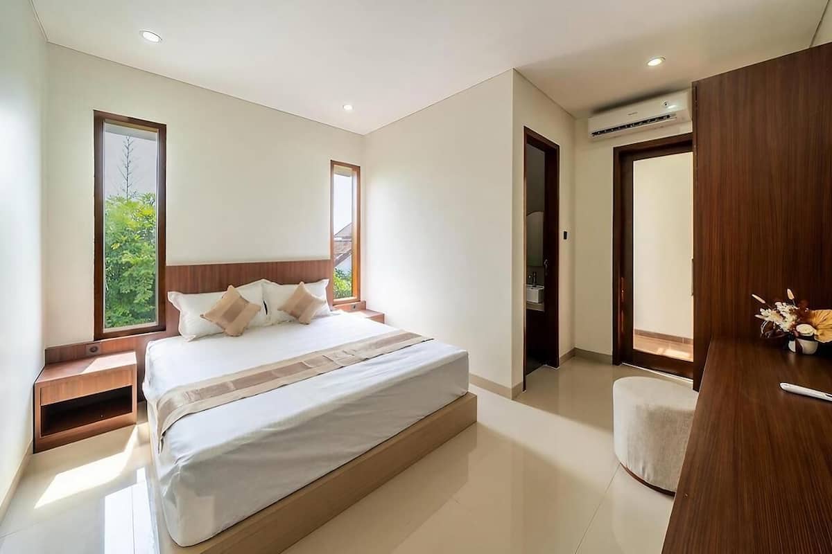 Kamar Standar, balkon