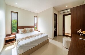 Kamar Standar, balkon