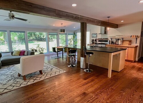 Fall Weekends: Hot Tub, Green River Hike, Sleeps 8+