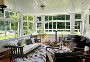 Smart TV, fireplace, foosball, books - Light-filled, Stylish, Farmhouse Colonial, Egremont MA (Egremont)