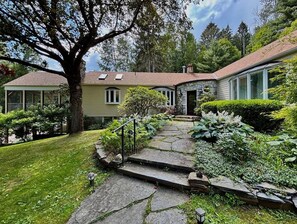 Exterior - Fireplace, Privacy, Screen Porch, 1 Level Living! (Great Barrington)