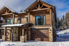 Exterior - Gather at 508 2 king w hot tub & sauna, sleeps 12 (Whitefish)