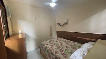 Ferros/tábuas de passar roupa, Wi-Fi de cortesia, roupa de cama