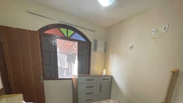 1 quarto, ferros/tábuas de passar roupa, Wi-Fi de cortesia