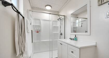 Texas-Themed 2BR Retreat | EV Charger | Sleeps 8