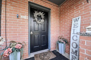 Exterior detail - Texas-Themed 2BR Retreat | EV Charger | Sleeps 8 (Channelview)