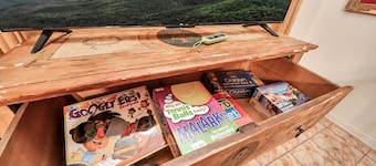 Texas-Themed 2BR Retreat | EV Charger | Sleeps 8