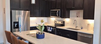 Cozy 2-bedroom in fabulous Frisco: pool and Gym Universal kids Resort 5 mins!