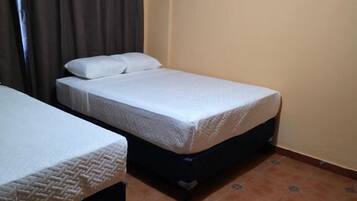 Quarto casal luxo, vista para o mar | Escrivaninha, Wi-Fi de cortesia