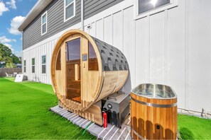 5 bedrooms - Beach Home Sauna Cold Plunge E-bikes (Jacksonville Beach)