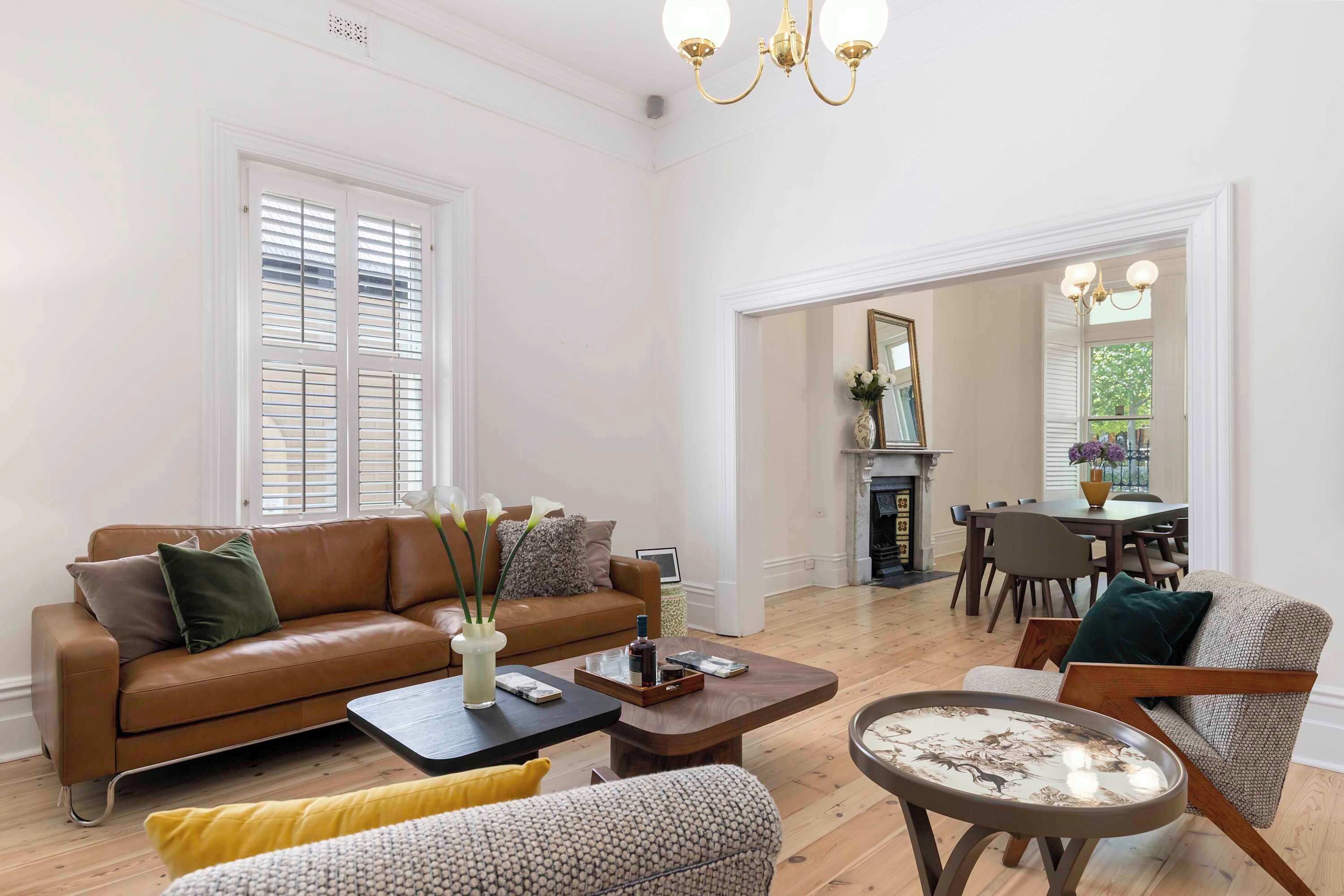 Téléviseur, chaîne audio, bureau