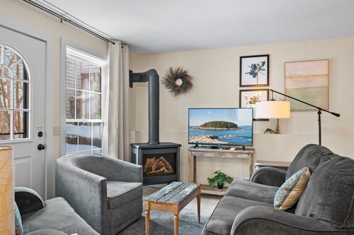 Downtown Bar Harbor Guesthouse with Off-Street Parking