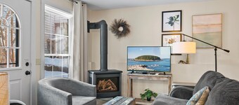 Downtown Bar Harbor Guesthouse with Off-Street Parking