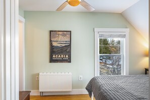 Bureau, fer et planche à repasser, lit parapluie, Wi-Fi gratuit