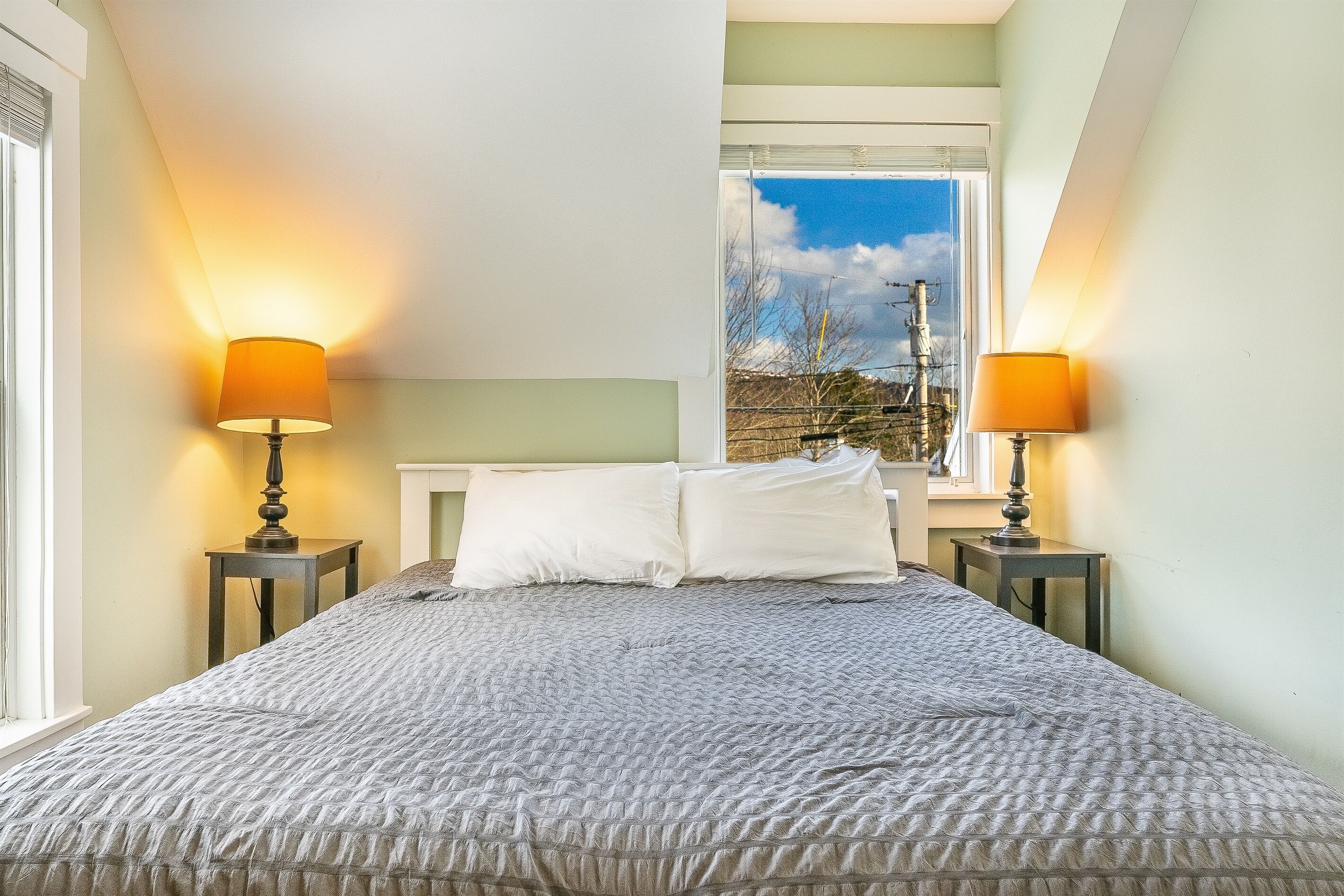 Schreibtisch, Bügeleisen/Bügelbrett, Reisekinderbett, kostenloses WLAN