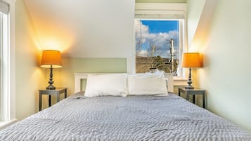 Schreibtisch, Bügeleisen/Bügelbrett, Reisekinderbett, kostenloses WLAN