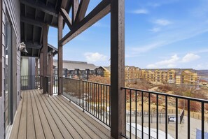 Property grounds - Top Floor Luxe Condo Near Deer Valley East, Minutes to  Lake, w/ Views, Hot Tub (Heber City)