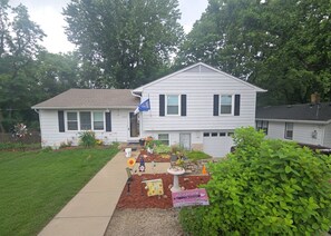 Exterior - Charming 2-bedroom house in Kansas City, close to everything (Kansas City)