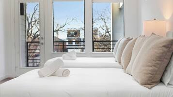 3 habitaciones, tabla de planchar con plancha, wifi y ropa de cama