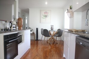 Private kitchen - Enchanted Garden (Godwin Beach)