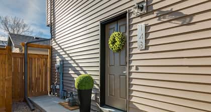 Newly Built Suite | Central • Kitchen • Laundry • Soaktub • Workspace