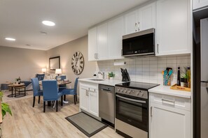 Paper towels - Newly Built Suite | Central • Kitchen • Laundry • Soaktub • Workspace (Calgary)
