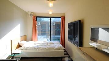 Free WiFi, bed sheets