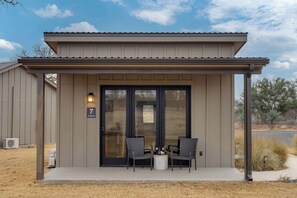 Exterior - Jadestone Casita at Featherstone Winery (Stonewall)