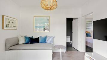 3 slaapkamers, een strijkplank/strijkijzer, wifi, beddengoed