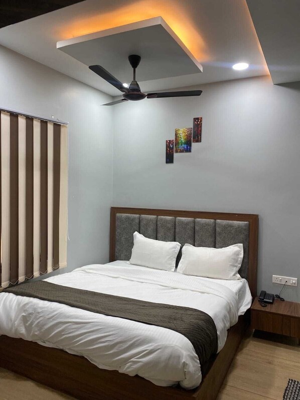 Deluxe Room - Hotel Comfort Zone Kanpur (Kanpur)