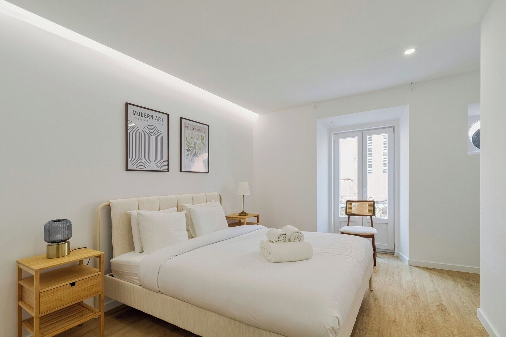 2 bedrooms, iron/ironing board, travel cot, WiFi