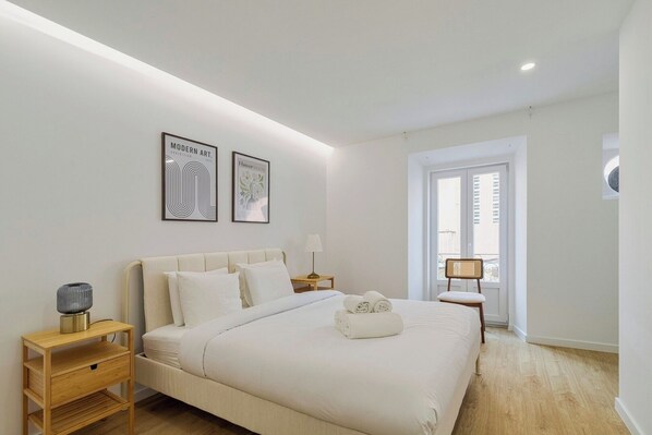 2 bedrooms, iron/ironing board, travel cot, WiFi