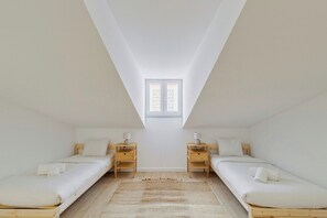 2 bedrooms, iron/ironing board, travel cot, WiFi - Home Match - Moradia Bar Sela (Setúbal)