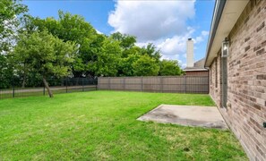 Property grounds - Modern 3BR Home | Quiet Location | Close to PGA (Prosper)