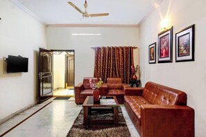 Room - Nirmalvilla Cherry Service Apartment (Hyderabad)