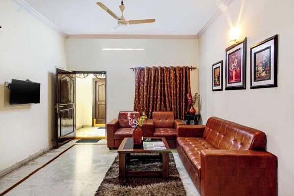Room - Nirmalvilla Cherry Service Apartment (Hyderabad)